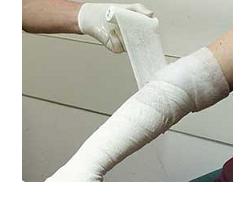 BENDA MEDICATA ELASTICA PRONTOZINK CUM CON OSSIDO DI ZINCO 10X500CM - Farmacia Mortise