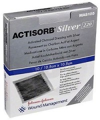 MEDICAZIONE IN CARBONE ATTIVO CON ARGENTO ACTISORB SILVER 10,5X10,5 CM 3 PEZZI - Farmacia Mortise